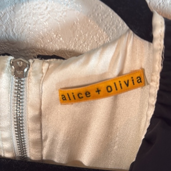 Alice + Olivia Y2K Black & White Ruffle Plunge Babydoll Cocktail Dress Bow - Picture 3 of 8